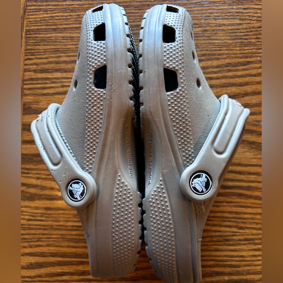 CROCS Women’s Taupe Clogs Heel Strap Size 6 - Picture 5 of 6